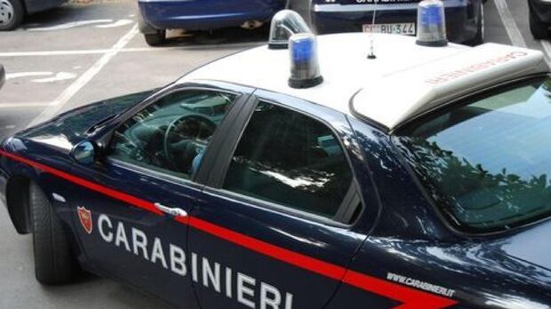 Nigeriano morde il braccio a un militare e gli strappa un lembo di pelle