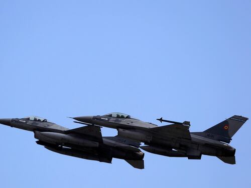 Dagli Usa bombe in Siria. Razzi sull'Egitto
