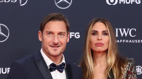Foto social e "turni" alla villa: prosegue il braccio di ferro tra Totti e Ilary