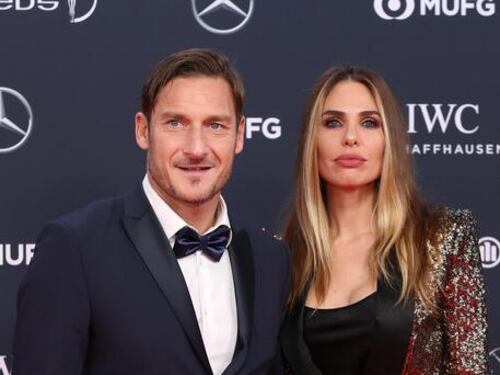 Foto social e "turni" alla villa: prosegue il braccio di ferro tra Totti e Ilary