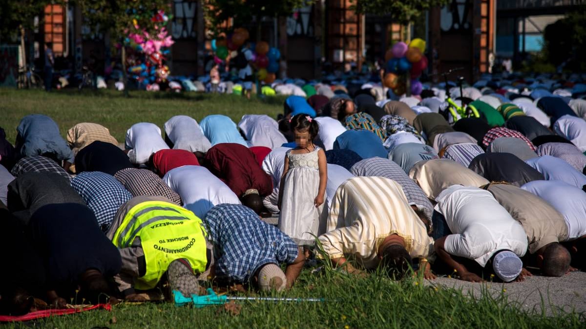 "Simpatie tra i fondamentalisti". L'ennesimo regalo di Sala agli islamici
