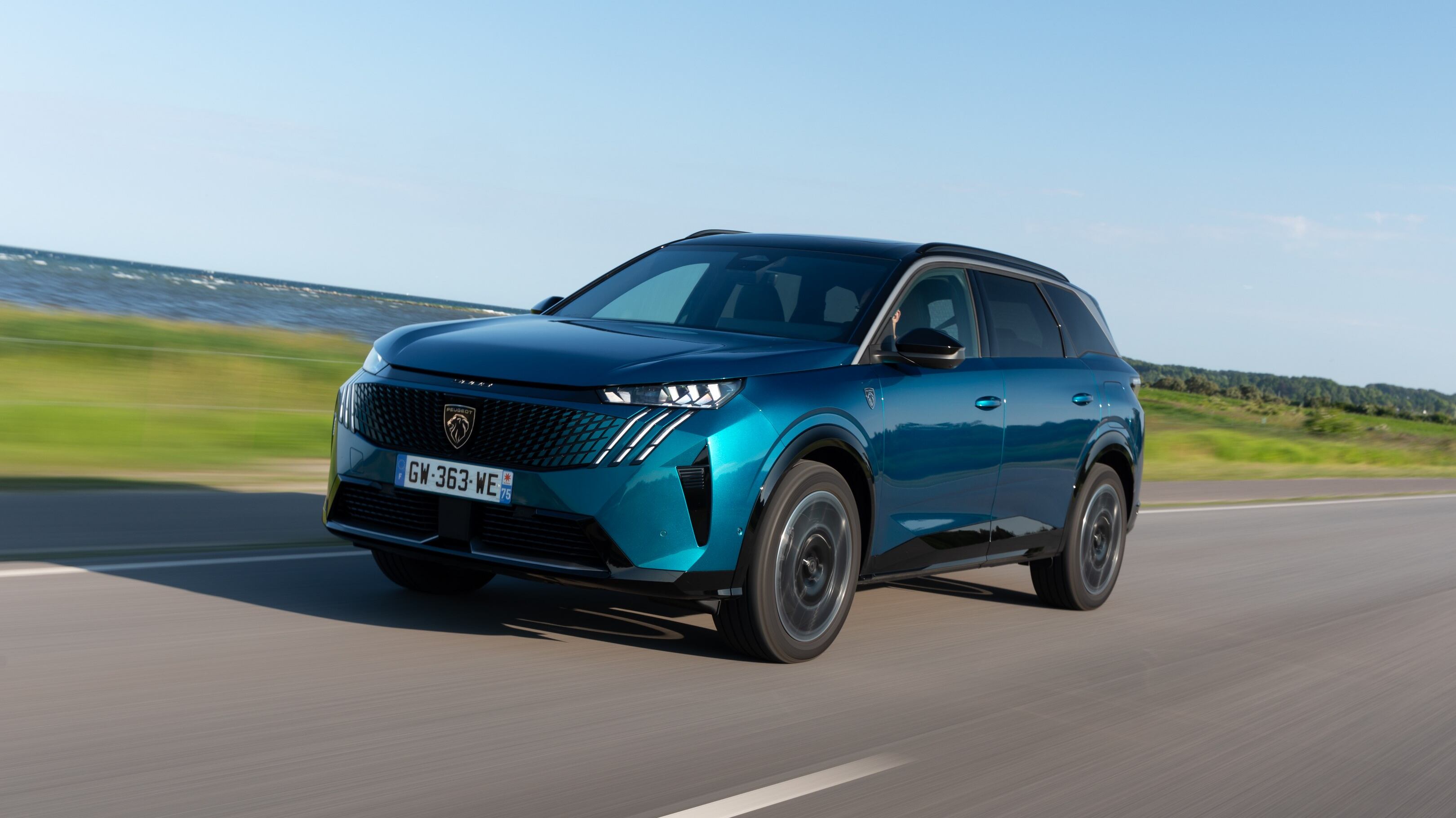 Dalla Danimarca alla Svezia con Peugeot E-5008: comfort elettrico e spazio per tutti