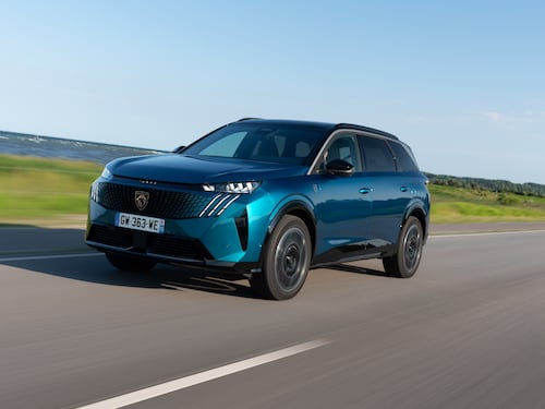 Dalla Danimarca alla Svezia con Peugeot E-5008: comfort elettrico e spazio per tutti