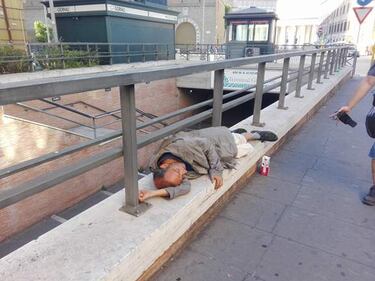 Degrado a San Pietro tra sporcizia, rom e clochard 3