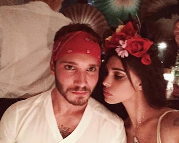 Stefano De Martino cede al ritocchino: si è rifatto le orecchie 10