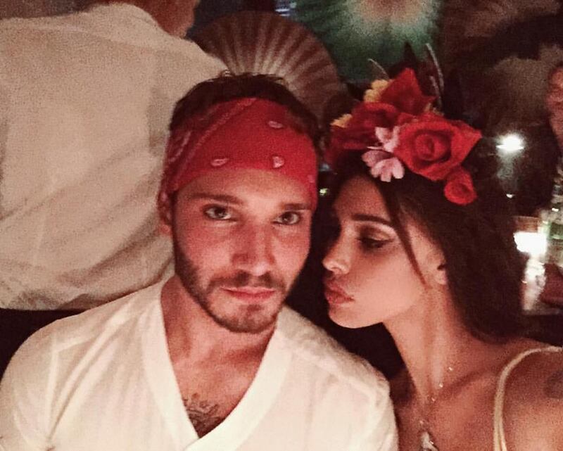 Stefano De Martino cede al ritocchino: si è rifatto le orecchie 10