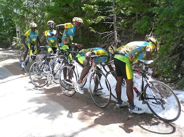 Allenamento con sorpresa: i ciclisti del Ruanda vedono per la prima volta la neve 11