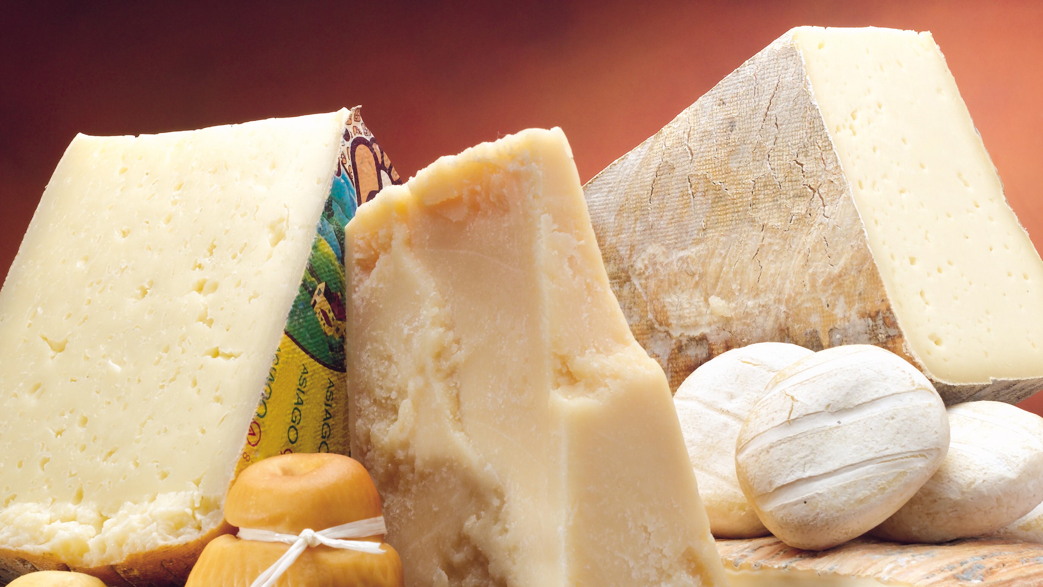 Arrivano i topi d'appartamento e rubano il pecorino stagionato
