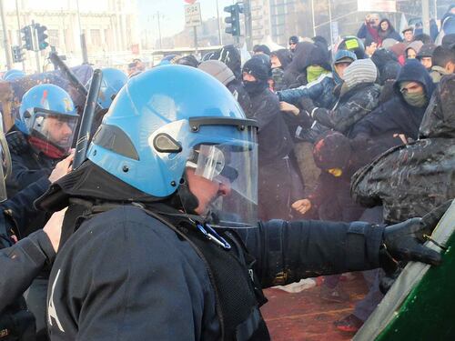 Se gli studenti rossi hanno licenza di devastazione