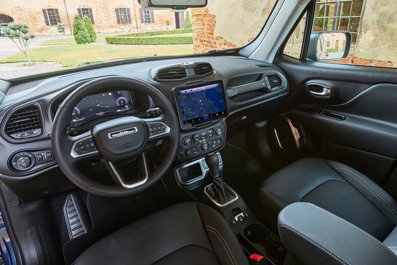 Jeep Renegade MHEV 2024: la gallery del restyling con più tecnologia e qualità 13