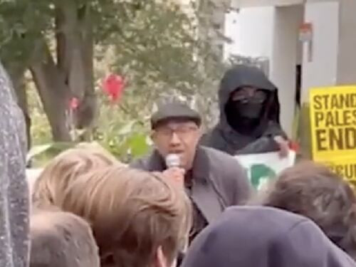"Attacco esaltante ed energizzante", bufera sul prof Usa pro-Hamas