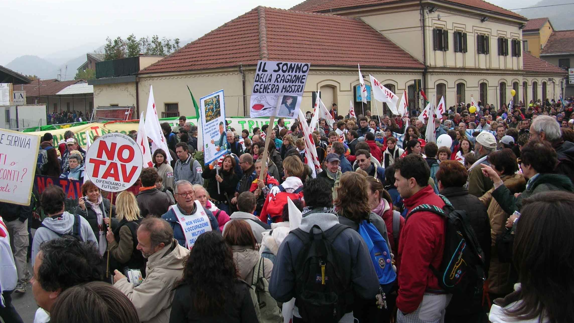 Economia, Ue, immigrazione, Tav: tutte le differenze tra Pd e M5S