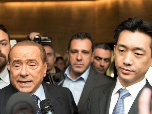 La svolta di Berlusconi: ceduto un pezzo di Milan
