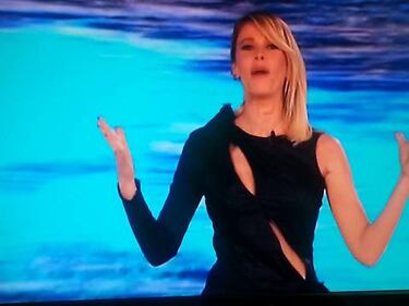 Alessia Marcuzzi, look sexy per l'Isola dei Famosi 4