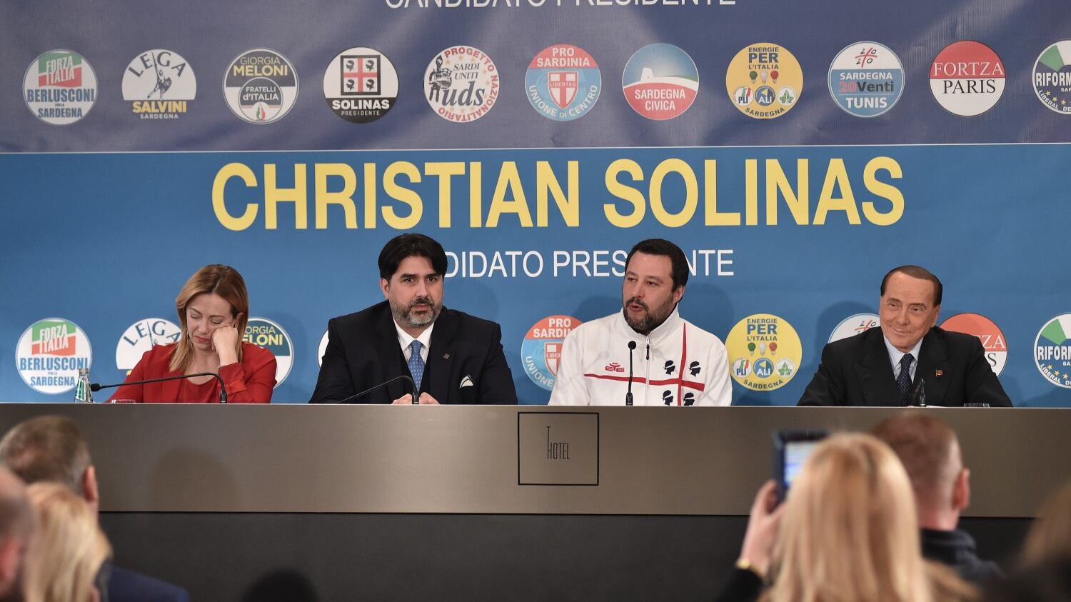 Sardegna, centrodestra trionfa. Altro flop per Di Maio: il M5s crolla