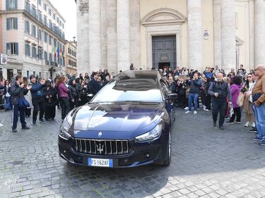Funerali Antonello Fassari, l'ultimo saluto di parenti e colleghi 2