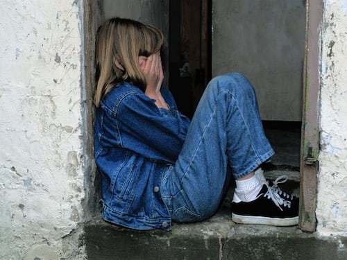 Massaggia una bimba all'inguine in palestra, la Procura: "Non è zona erogena, nessun reato"