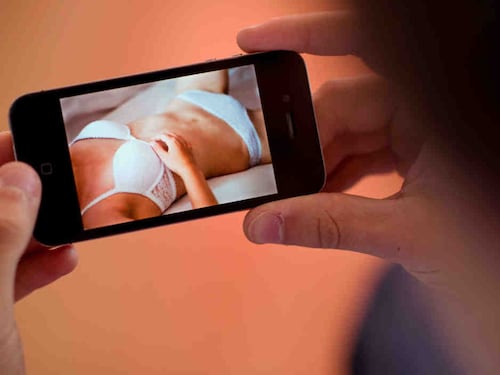 "Paga o sveliamo i video mentre guardi porno": occhio alla truffa online