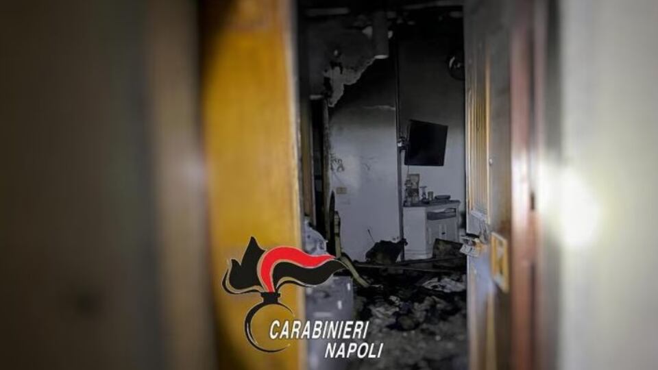 Carabinieri salvano anziana dalle fiamme. Meloni: "Sono grata per il coraggio e l'eroismo dimostrati"