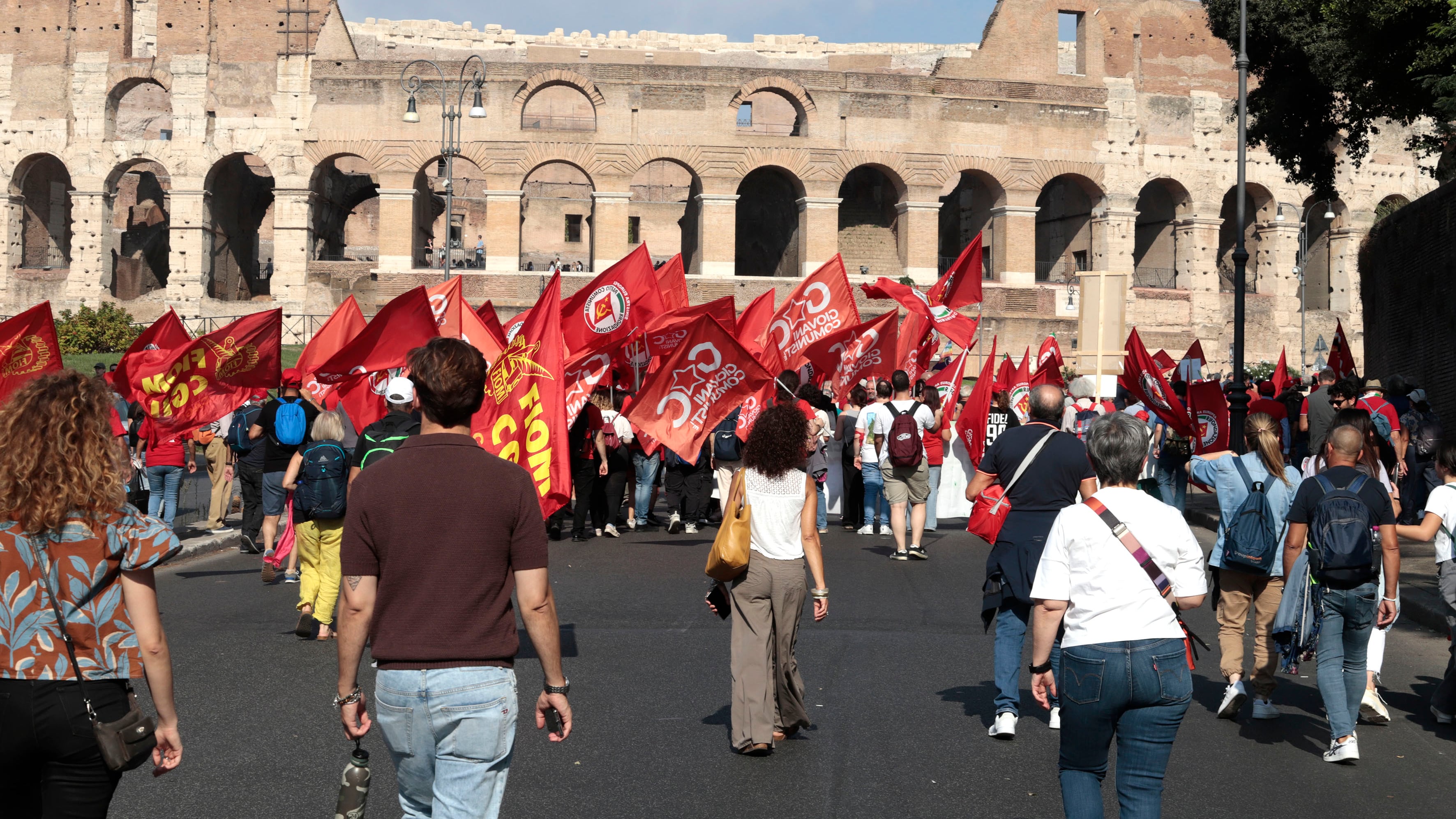 "Alzare il tiro". L’estrema sinistra chiede la "rivolta sociale" di Landini
