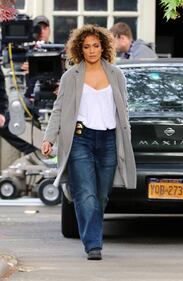 Jennifer Lopez hot in rosa carne 28