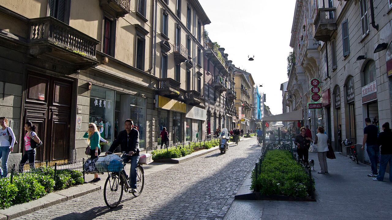 Milano, tenta abuso su bambina: caccia al pedofilo