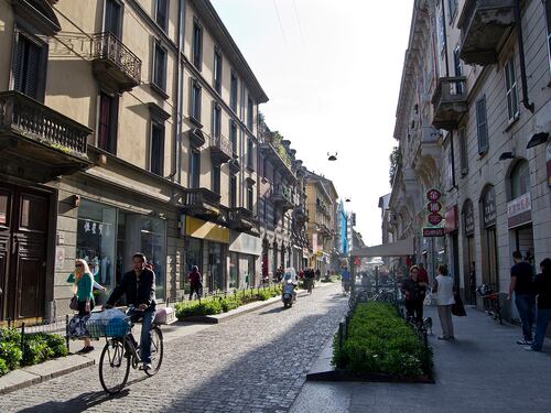 Milano, tenta abuso su bambina: caccia al pedofilo