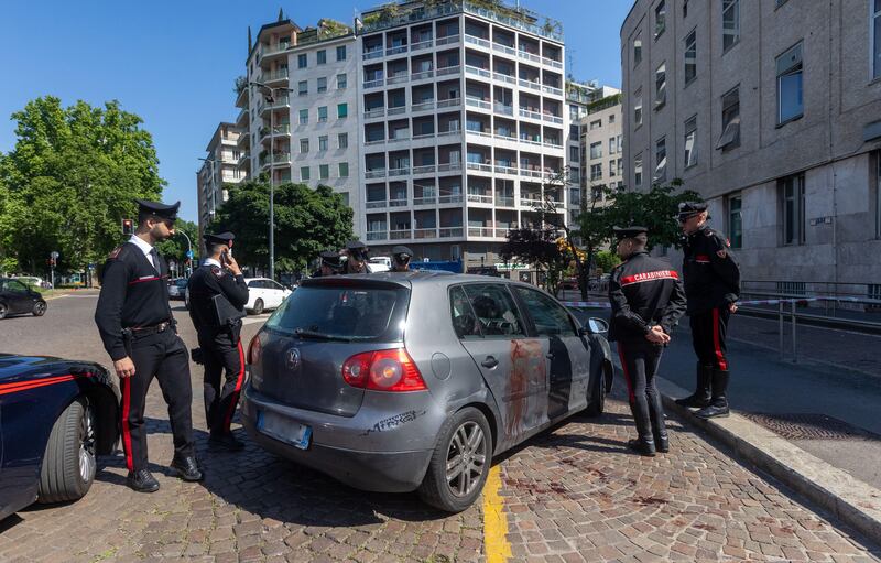 ragazzo accoltellato con il cane e soccorso da un passante. Gravissimo 9