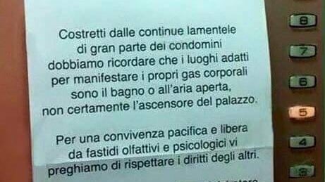 "Non rilasciare gas corporali", "non mi prenderete": lite in ascensore