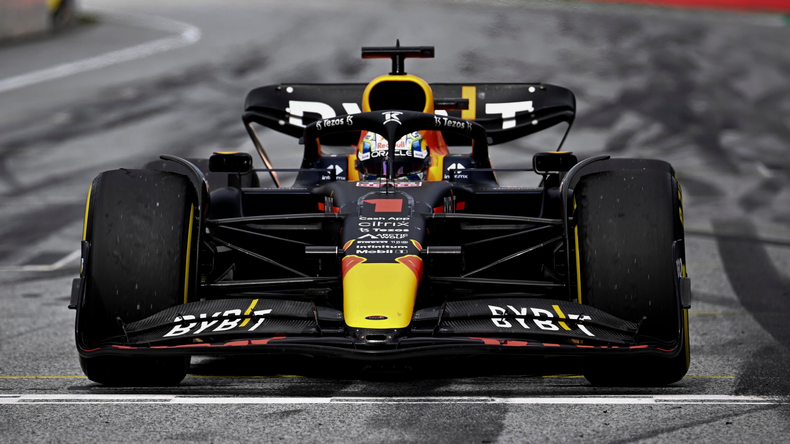 Verstappen ringrazia i due litiganti in sella al Cavallino