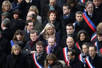 Hollande: "Volevano zittirci, canteremo più forte" 6