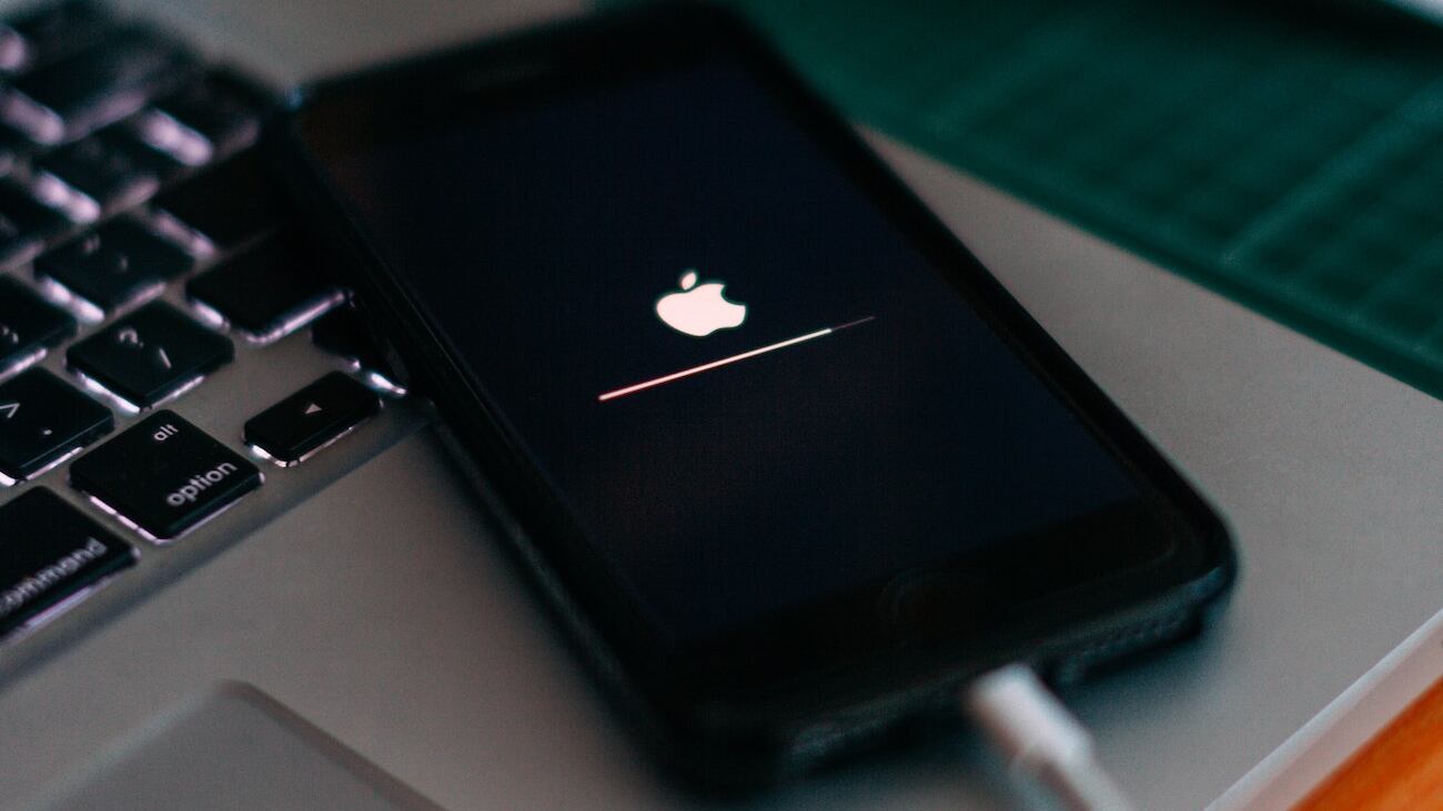 "Importanti correzioni di sicurezza". Cosa cambia con l'aggiornamento iOS di Apple