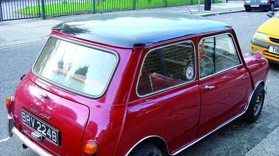 Dalla spuma alle automobili In Italia impazza il passato
