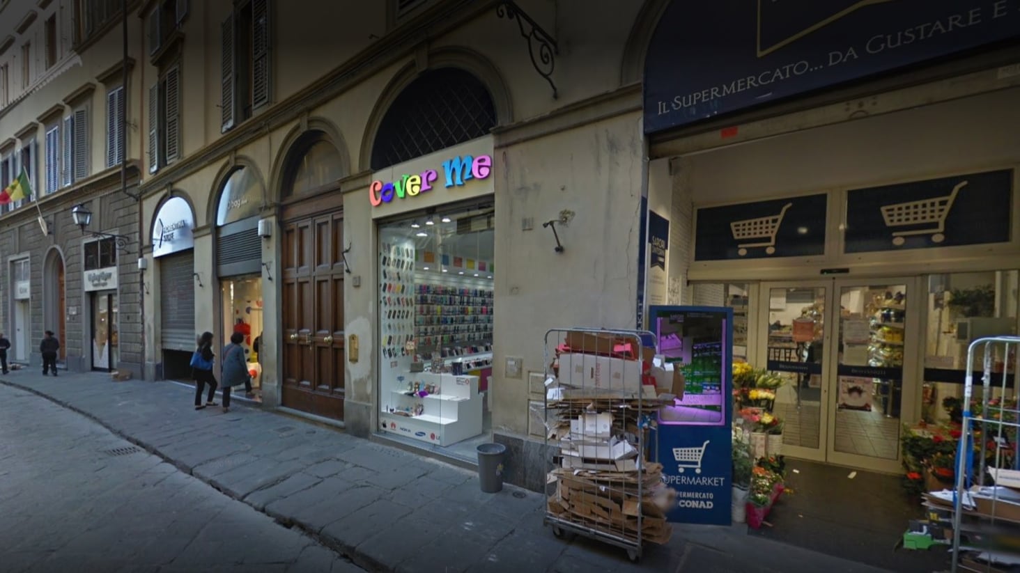 Firenze, ruba whisky e picchia la cassiera: arrestato nordafricano