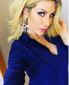 Paola Caruso, scollatura hot su Instagram 22