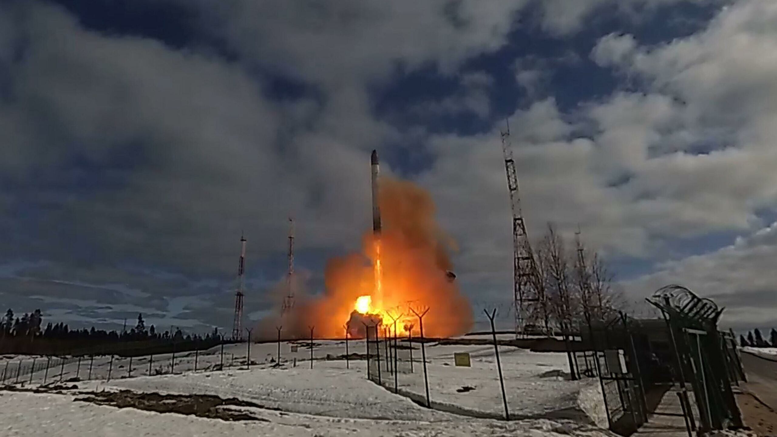 "Testato missile Sarmat": la sfida di Putin mentre Biden era a Kiev