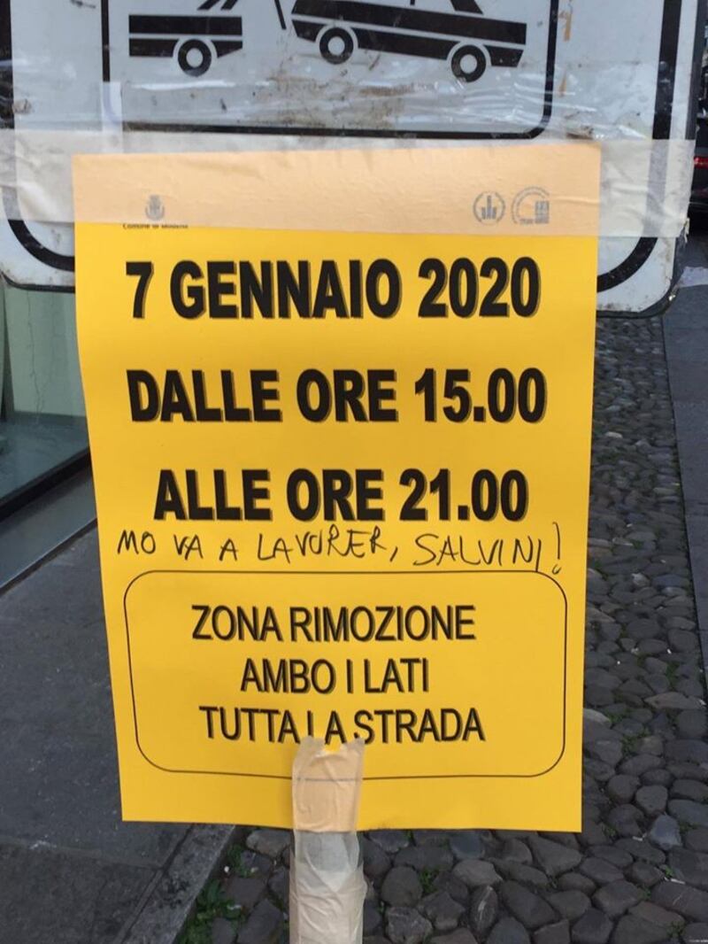 Le scritte contro Salvini: "Fascista, vai a Piazzale Loreto" 5