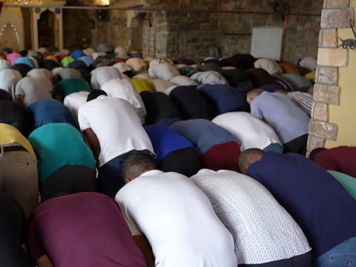 La Ue dà 53mila euro a un'associazione vicina all'islam radicale