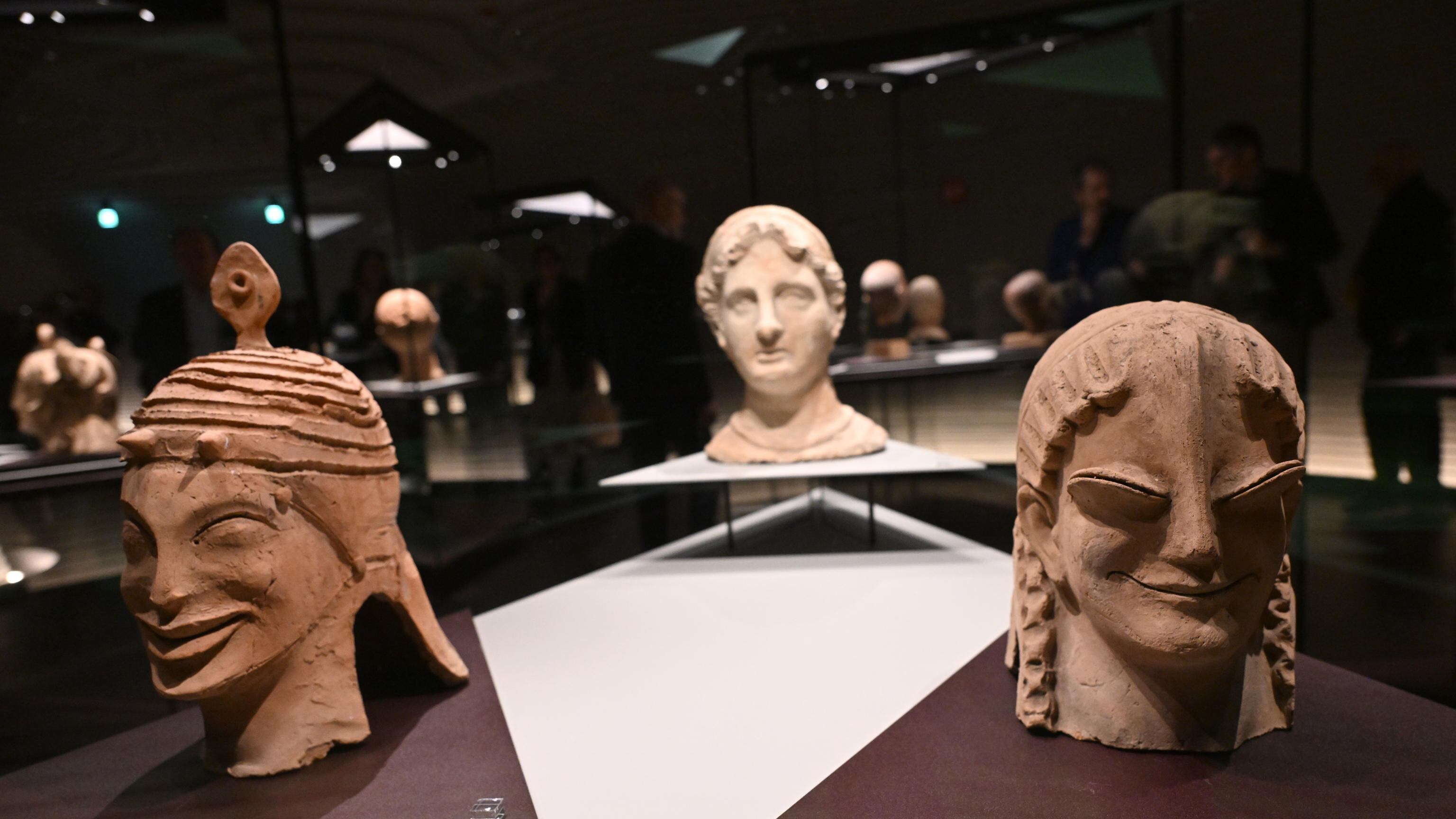 Al Museo Rovati la fascinazione dell’arte del ’900 per gli etruschi