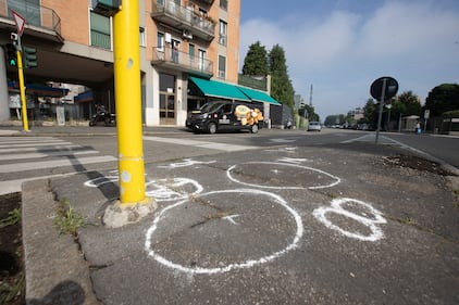 Lo schianto di un 21enne contro un semaforo 4