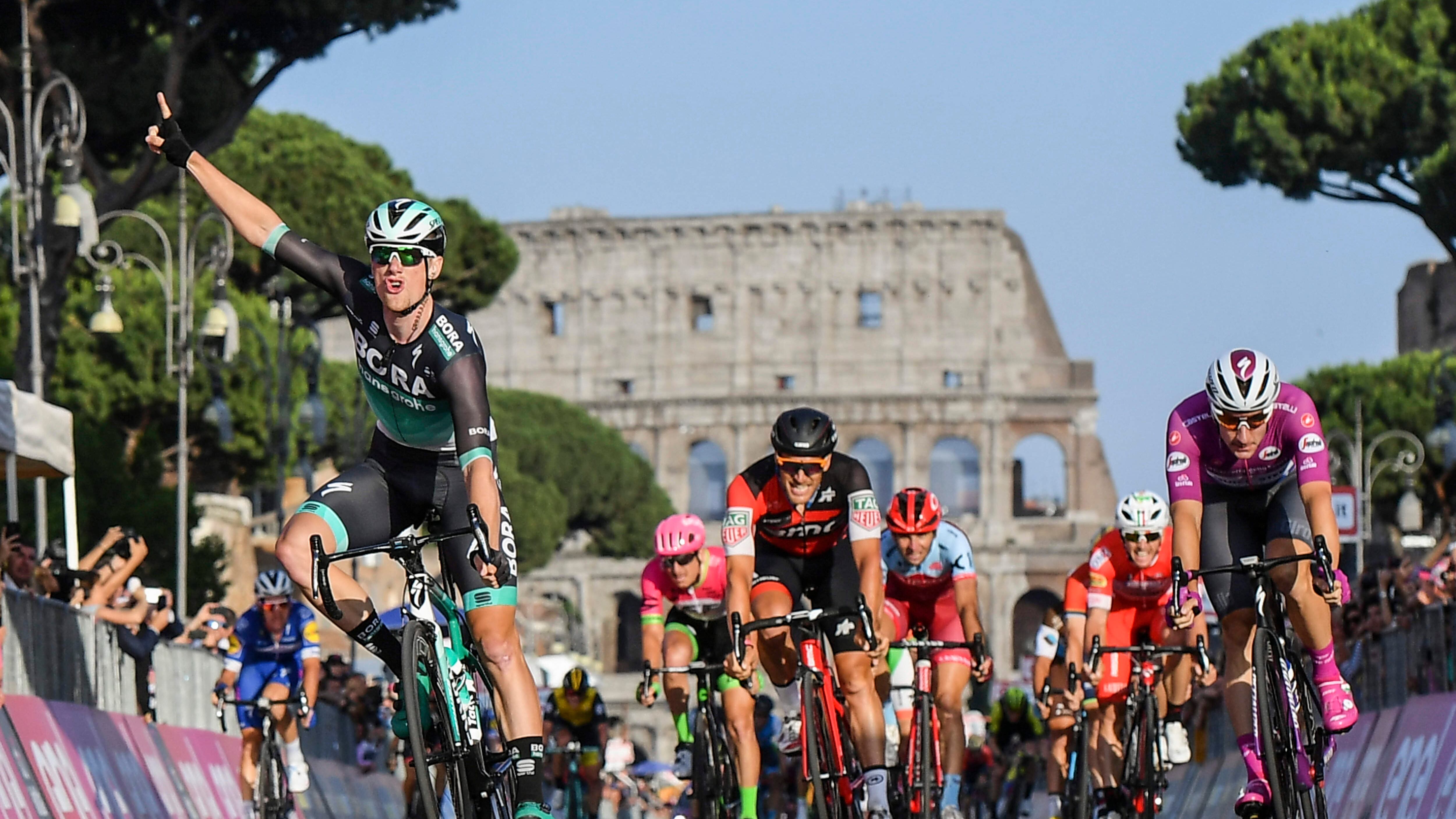 È di Bennett l'ultima firma in un Giro da incanto