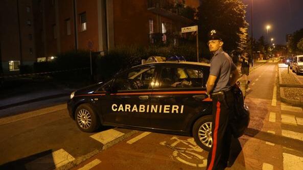 Prova a strangolare il nonno e rapire la nipotina. Fermato marocchino