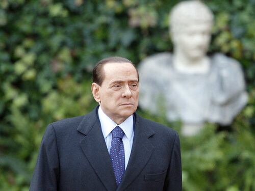 Berlusconi, le colombe tirano fuori gli artigli «Basta giochi sporchi»