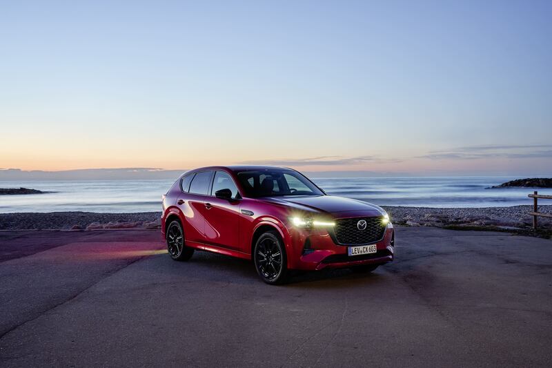Mazda CX-60, guarda le foto 1