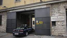 Due risse tra detenuti al carcere di Brescia: agente finisce al Pronto soccorso