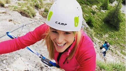 Michelle Hunziker ha strappato la stella alpina? "Era un regalo"
