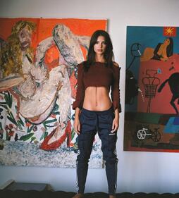 Emily Ratajkoswki, nudo totale sui social 16