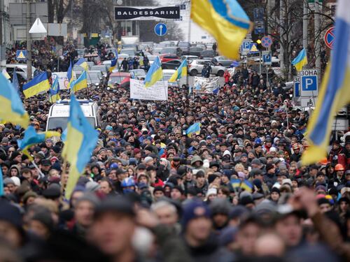Ucraina, 100mila europeisti sfidano il divieto a manifestare