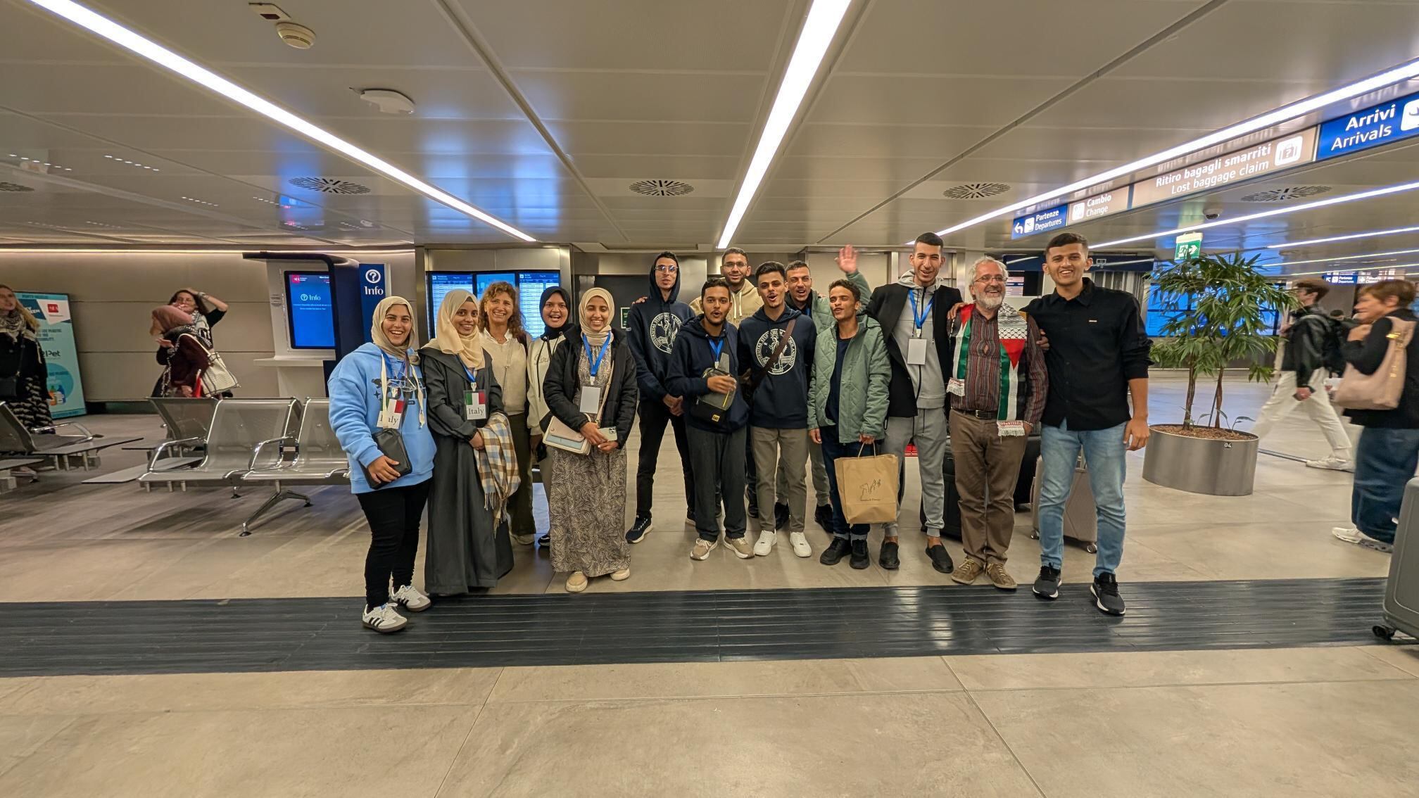 I primi 12 studenti palestinesi a Milano. La rettrice Brambilla: "Una gioia immensa"