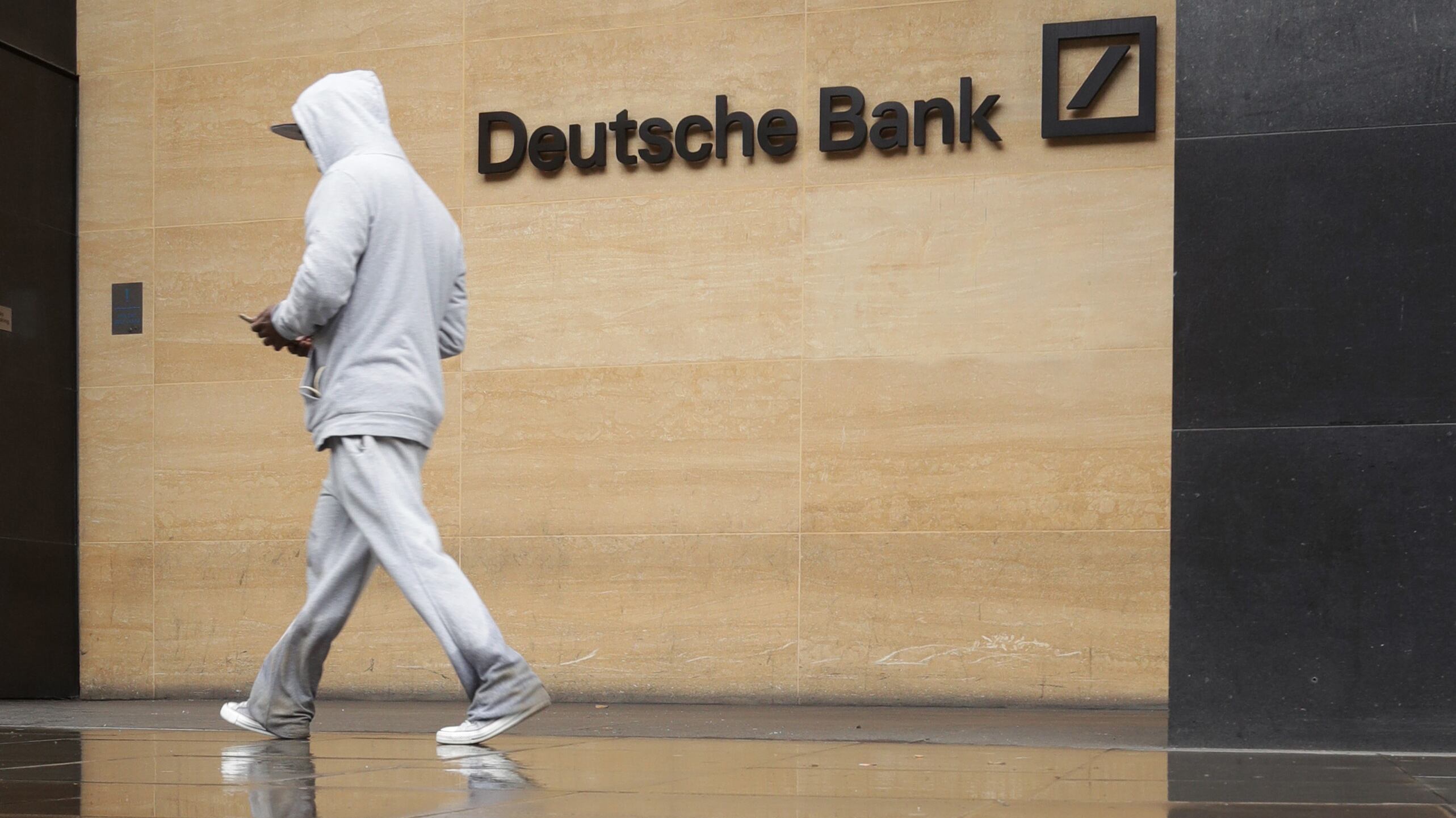 L'Italia nel mirino di Berlino Scatta l'allerta per le banche